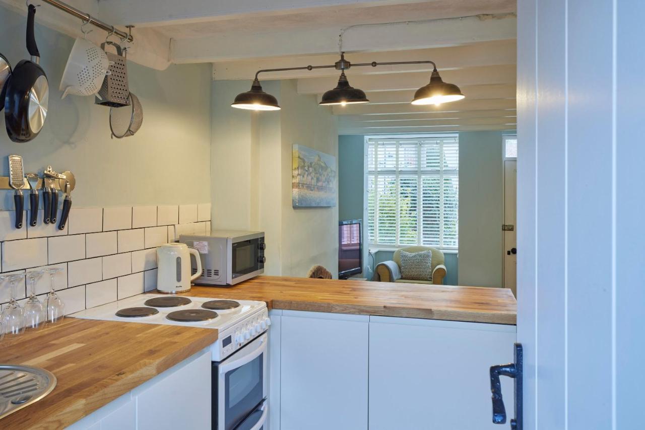 Host & Stay - Honey Cottage Hinderwell Eksteriør billede