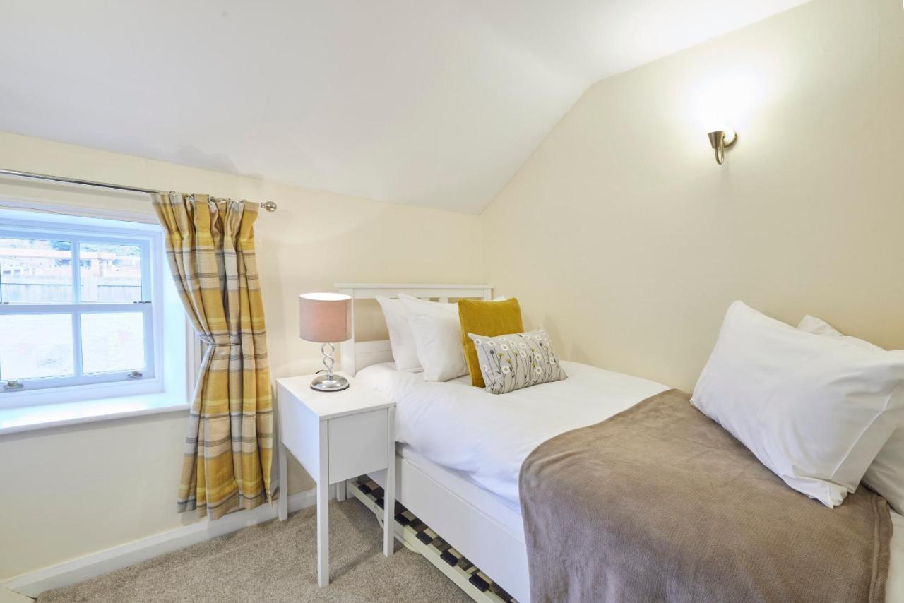 Host & Stay - Honey Cottage Hinderwell Eksteriør billede